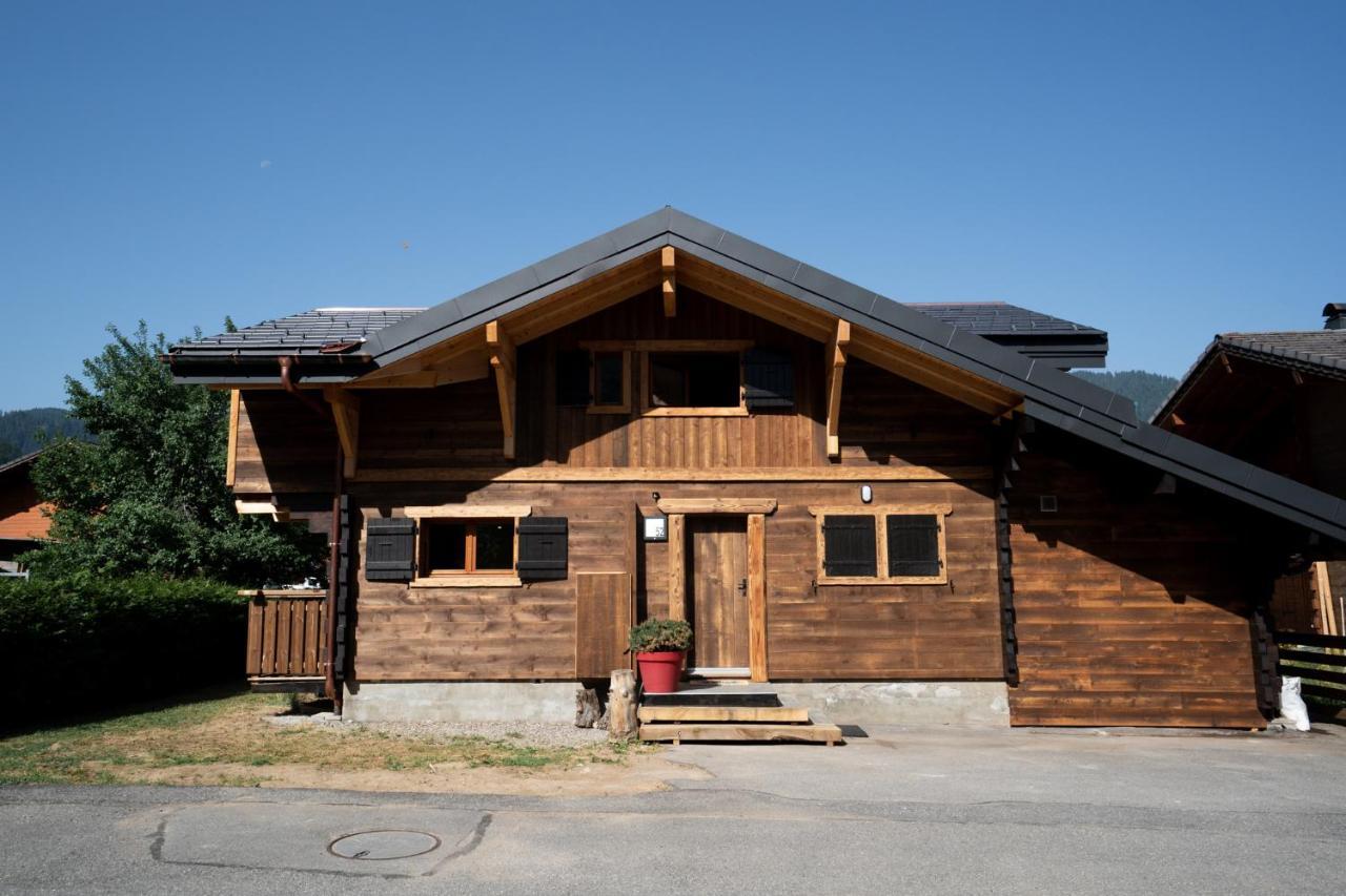 Le Petit Chalet De Montriond Exterior photo